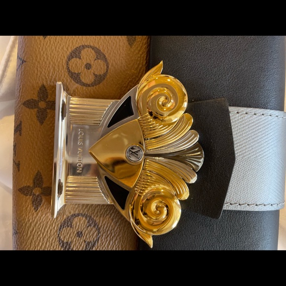 Louis Vuitton 2017 Monogram Reverse Column Clutch/Crossbody - Picture 9 of 10